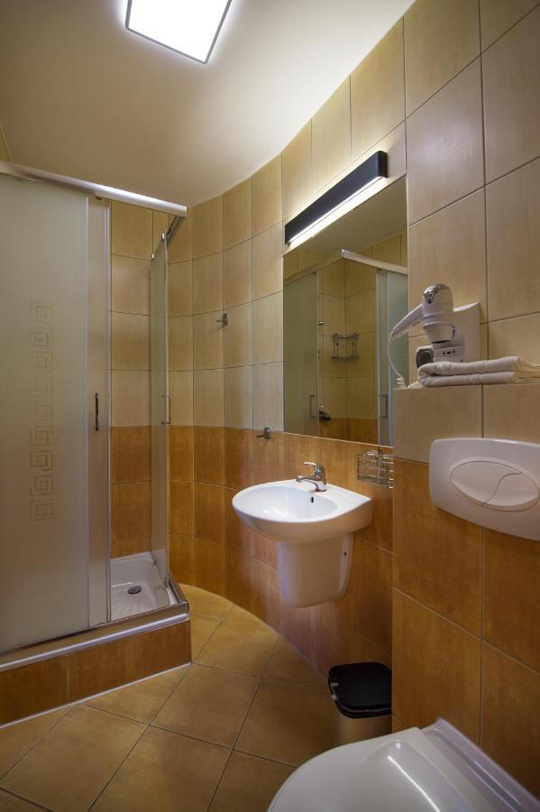 Hotel Ros Піш Екстер'єр фото
