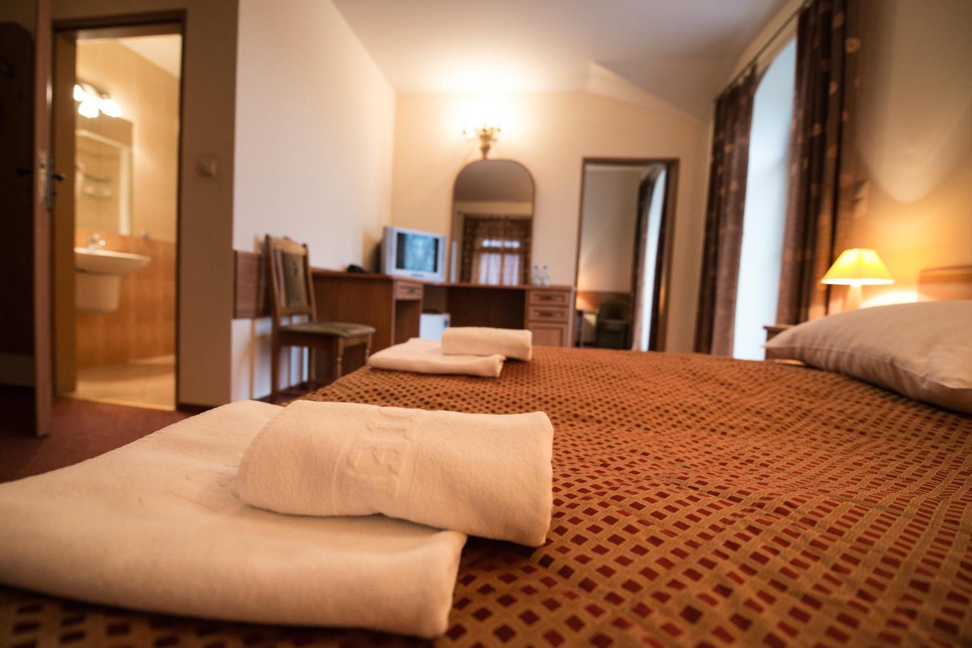 Hotel Ros Піш Екстер'єр фото