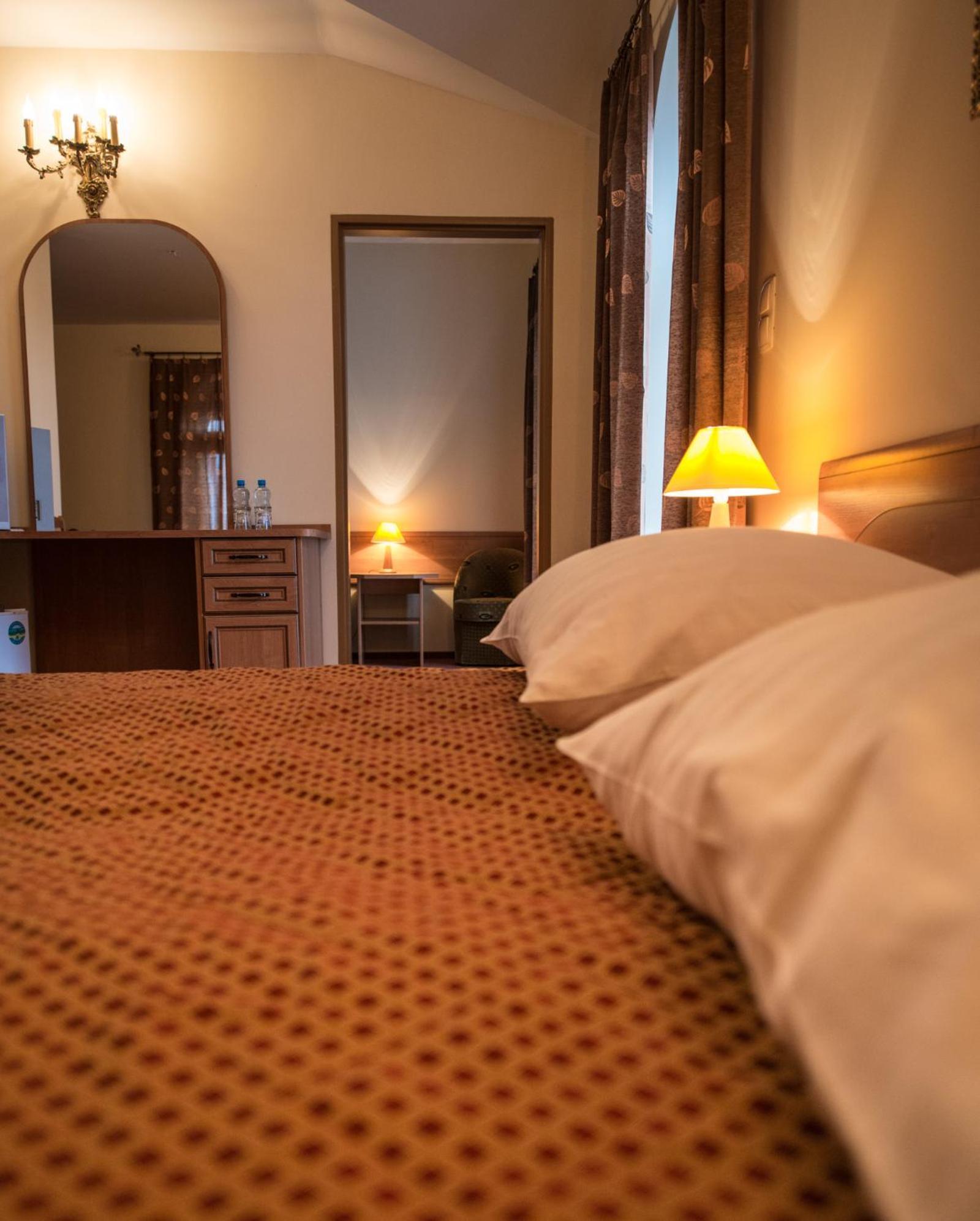 Hotel Ros Піш Екстер'єр фото